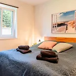 Nyaraló Foerdezauber - Ruhiges Mit Eingezaeuntem Garten Und Kamin Grundhof