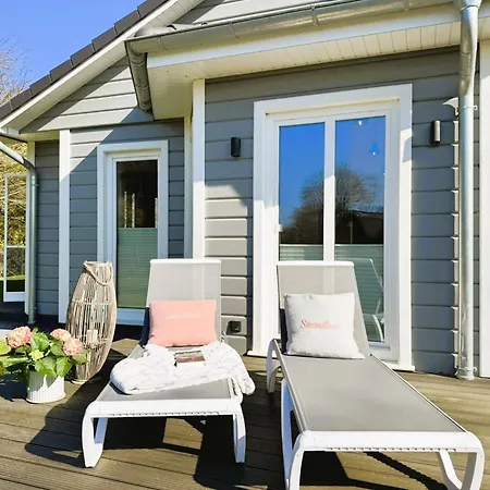 Foerdezauber - Ruhiges Mit Eingezaeuntem Garten Und Kamin Dom wakacyjny Grundhof