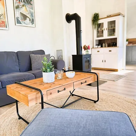 Foerdezauber - Ruhiges Mit Eingezaeuntem Garten Und Kamin *