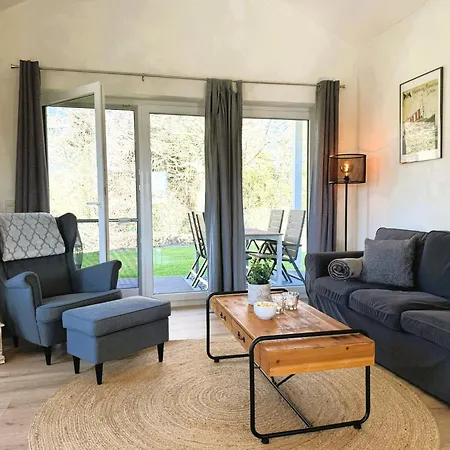 Foerdezauber - Ruhiges Mit Eingezaeuntem Garten Und Kamin Grundhof