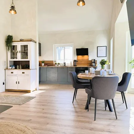 Foerdezauber - Ruhiges Mit Eingezaeuntem Garten Und Kamin Dom wakacyjny *