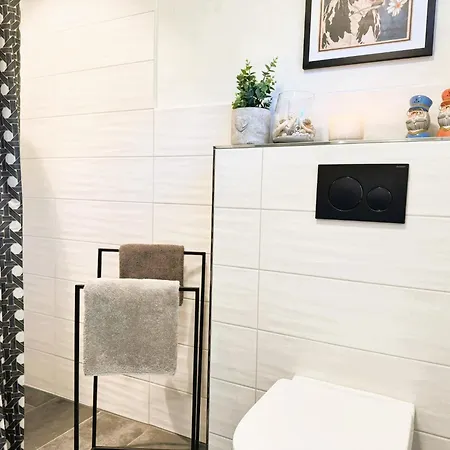 Foerdezauber - Ruhiges Mit Eingezaeuntem Garten Und Kamin Grundhof