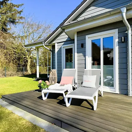 Foerdezauber - Ruhiges Mit Eingezaeuntem Garten Und Kamin Dom wakacyjny